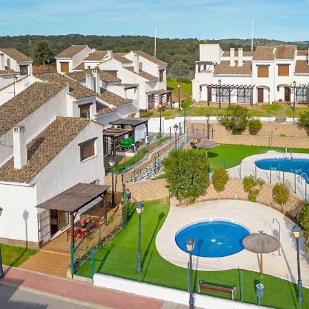 Suite En Sierramagna, Piscina Abierta El Ronquillo Exterior foto