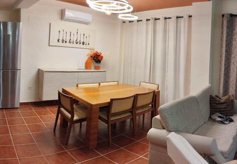 Suite En Sierramagna, Piscina Abierta El Ronquillo Exterior foto