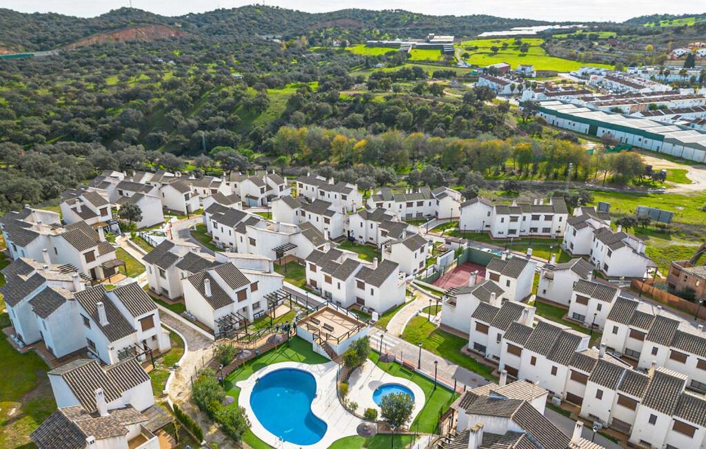 Suite En Sierramagna, Piscina Abierta El Ronquillo Exterior foto