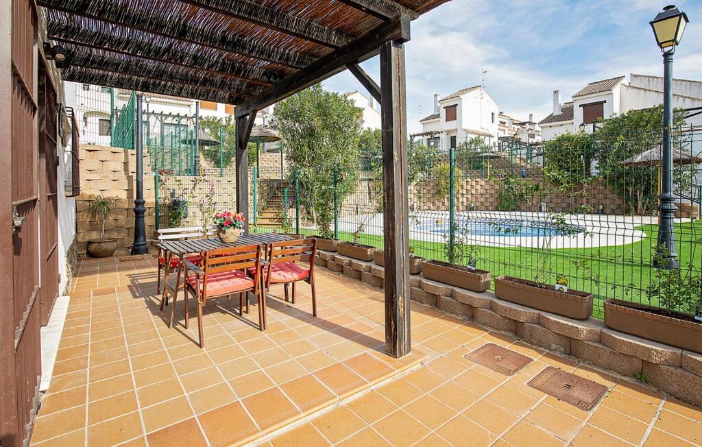 Suite En Sierramagna, Piscina Abierta El Ronquillo Exterior foto