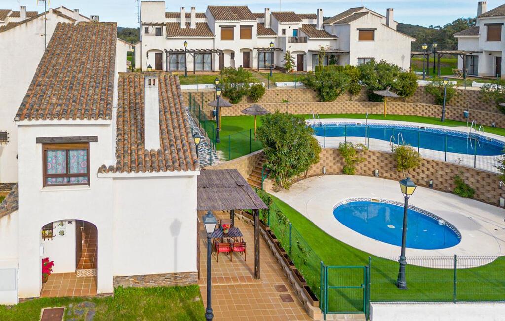 Suite En Sierramagna, Piscina Abierta El Ronquillo Exterior foto