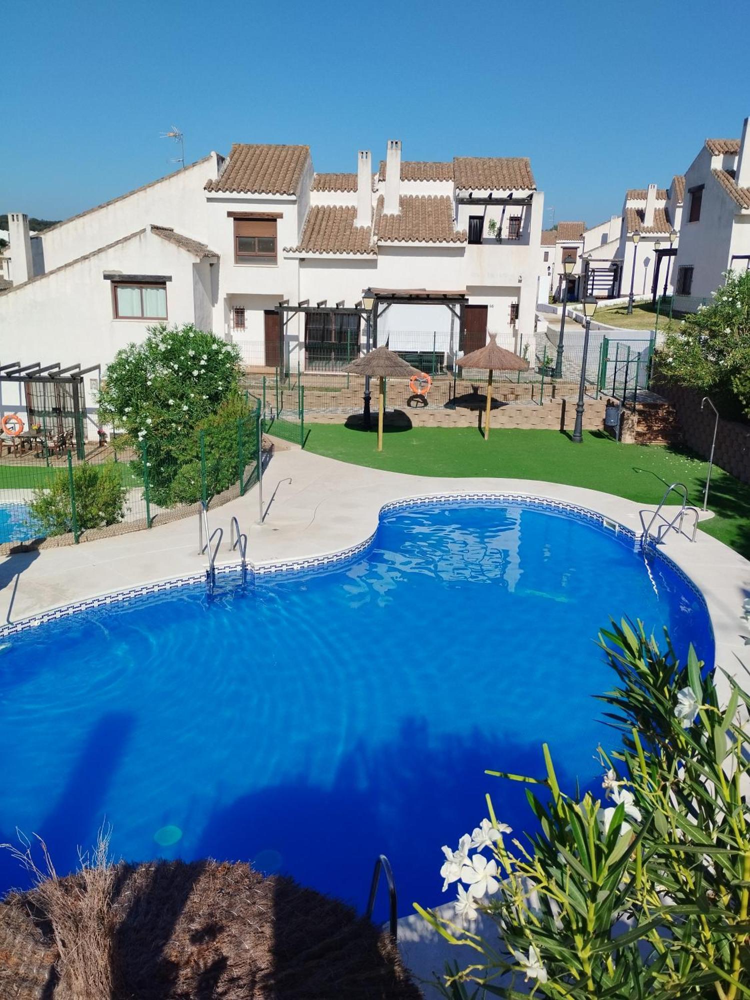 Suite En Sierramagna, Piscina Abierta El Ronquillo Exterior foto